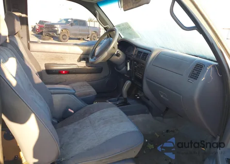 1999 Toyota Tacoma Prerunner z USA, uszkodzony, nr VIN 4TASM92N5XZ568787